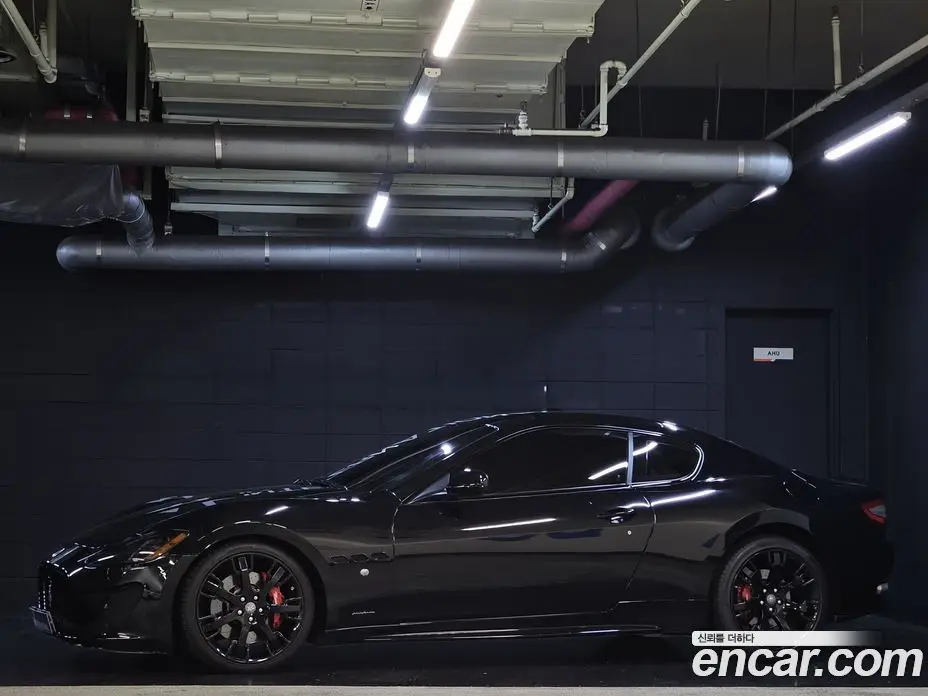 Maserati GranTurismo 2012 4.7 автомат (гидро), фото 3 Maserati GranTurismo 2012 4.7 автомат (гидро), фото 3
