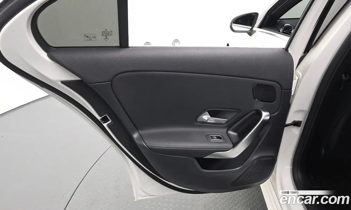 Mercedes-Benz A-Class 2021 2.0 автомат (гидро), фото 14