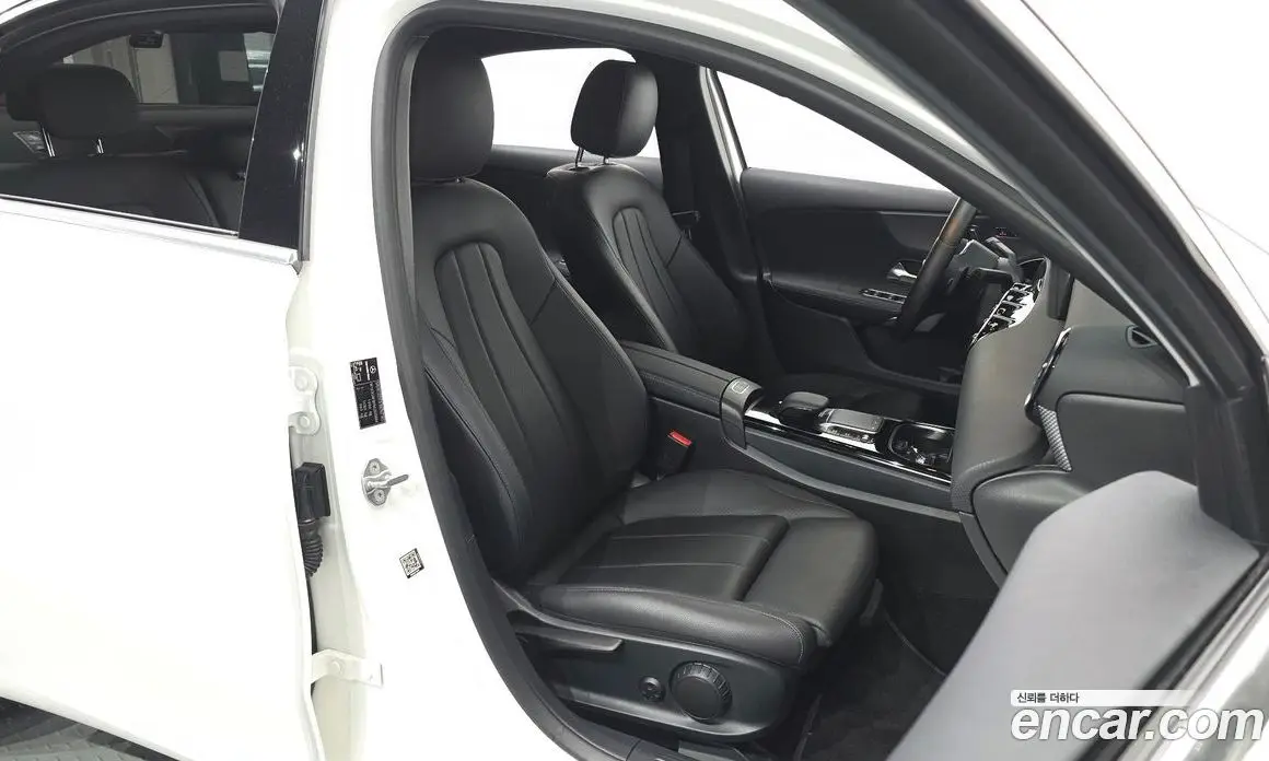 Mercedes-Benz A-Class 2021 2.0 автомат (гидро), фото 15