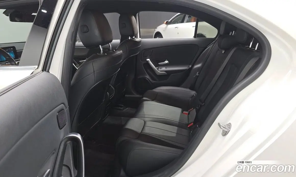 Mercedes-Benz A-Class 2021 2.0 автомат (гидро), фото 17