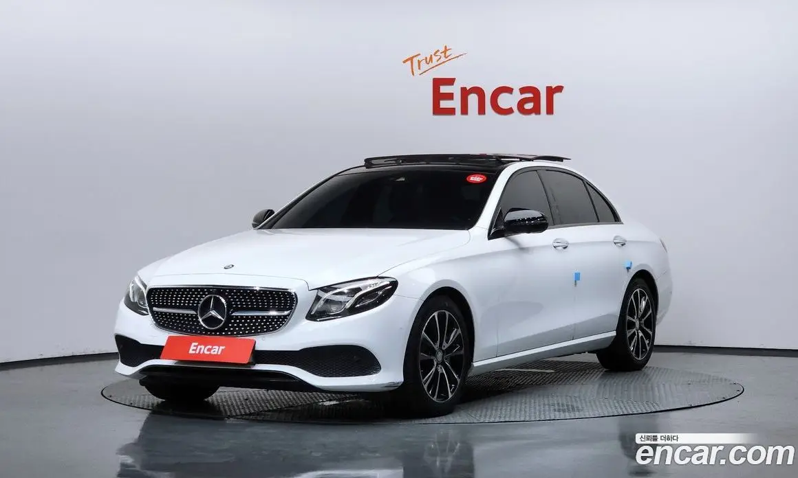 Mercedes-Benz E-Class 2016 2.0 автомат (гидро), фото 1 Mercedes-Benz E-Class 2016 2.0 автомат (гидро), фото 1