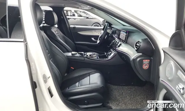 Mercedes-Benz E-Class 2016 2.0 автомат (гидро), миниатюра 11 Mercedes-Benz E-Class 2016 2.0 автомат (гидро), миниатюра 11