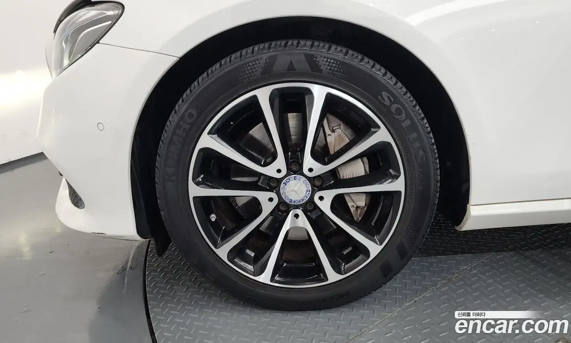 Mercedes-Benz E-Class 2016 2.0 автомат (гидро), фото 5 Mercedes-Benz E-Class 2016 2.0 автомат (гидро), фото 5