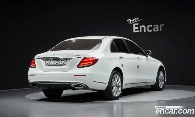 Mercedes-Benz E-Class 2020 2.0 автомат (гидро), миниатюра 2