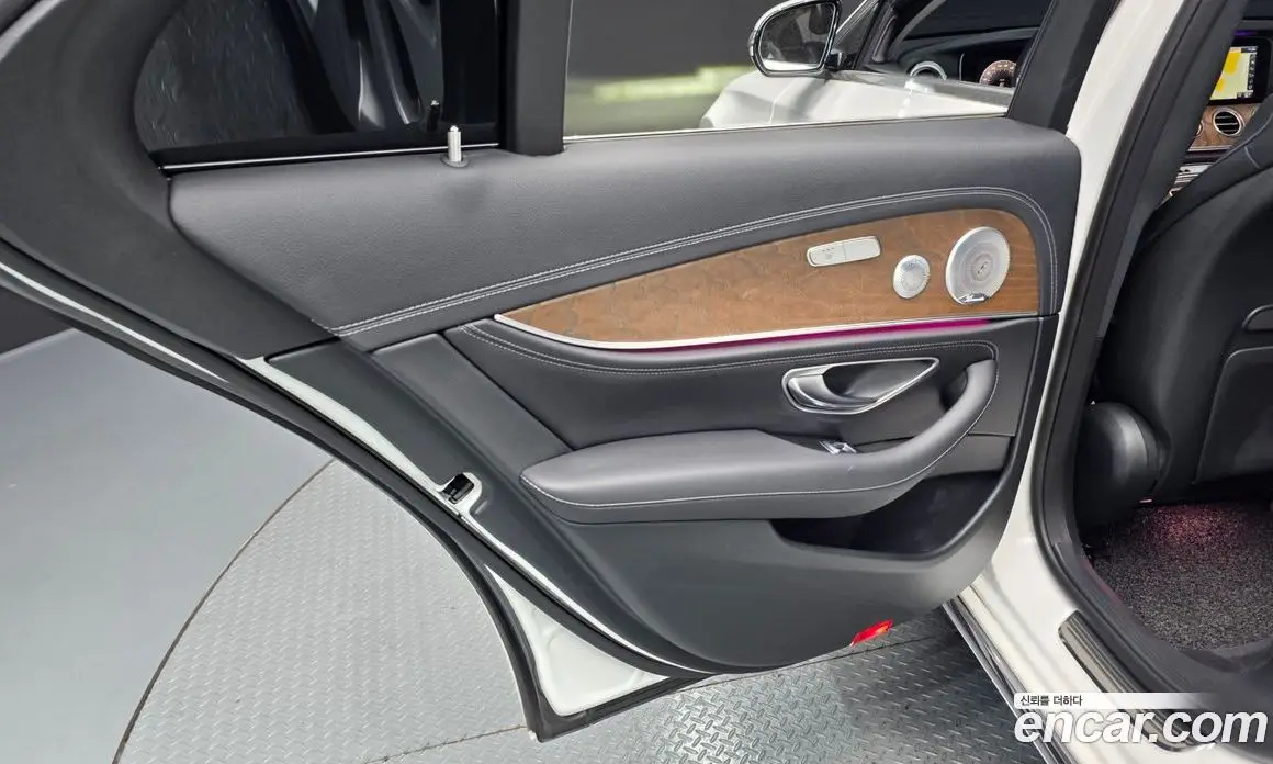 Mercedes-Benz E-Class 2020 2.0 автомат (гидро), фото 15