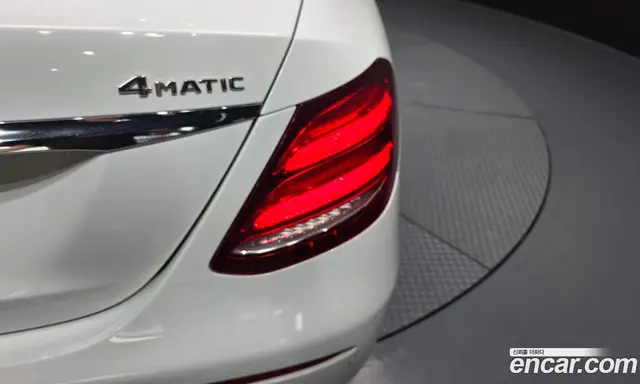 Mercedes-Benz E-Class 2020 2.0 автомат (гидро), миниатюра 9