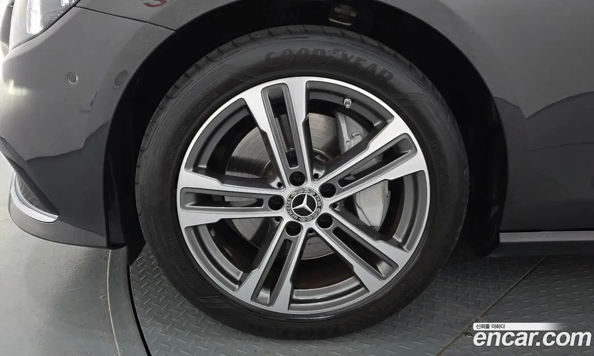 Mercedes-Benz E-Class 2022 2.0 автомат (гидро), фото 5 Mercedes-Benz E-Class 2022 2.0 автомат (гидро), фото 5