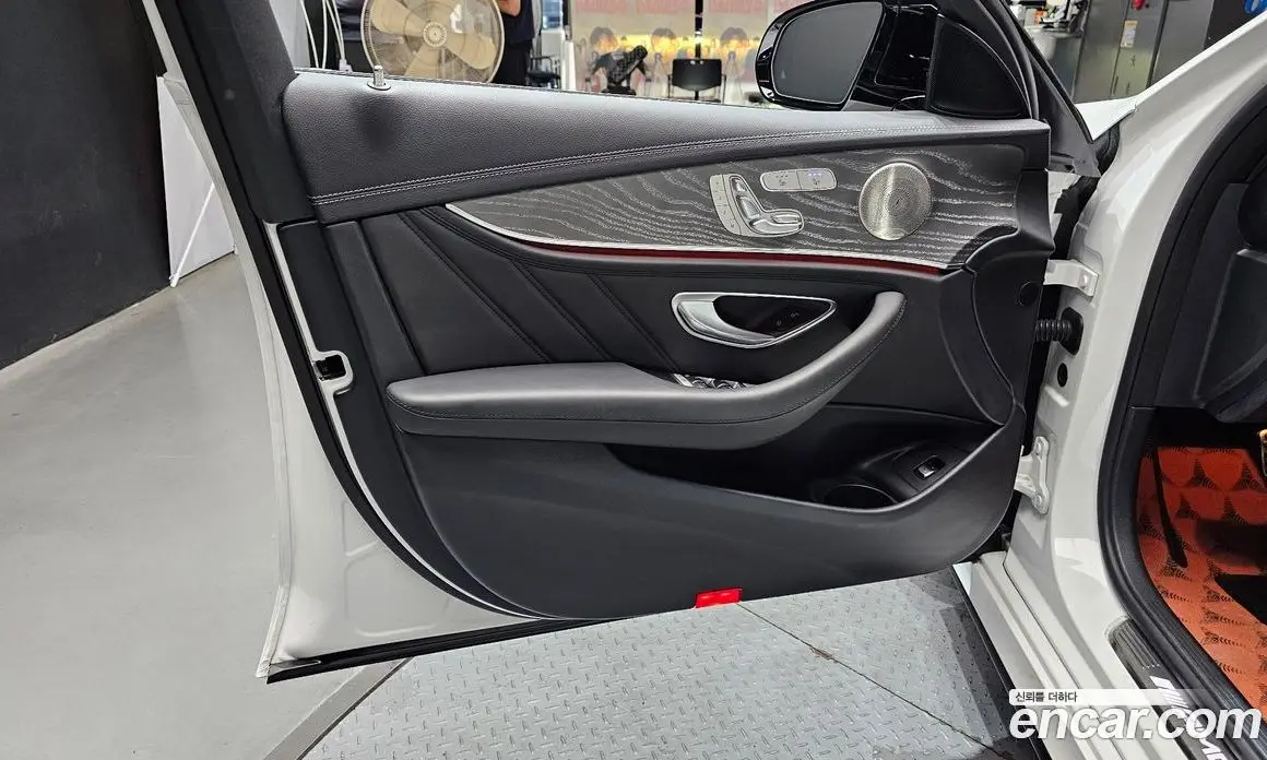 Mercedes-Benz E-Class 2022 3.0 автомат (гидро), фото 13