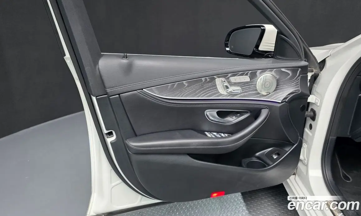 Mercedes-Benz E-Class 2022 2.0 автомат (гидро), фото 14 Mercedes-Benz E-Class 2022 2.0 автомат (гидро), фото 14