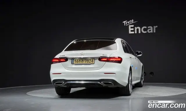 Mercedes-Benz E-Class 2022 2.0 автомат (гидро), миниатюра 4 Mercedes-Benz E-Class 2022 2.0 автомат (гидро), миниатюра 4