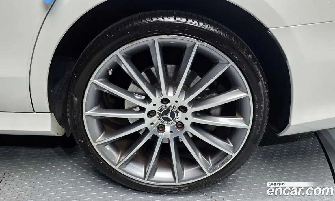 Mercedes-Benz E-Class 2022 2.0 автомат (гидро), фото 7 Mercedes-Benz E-Class 2022 2.0 автомат (гидро), фото 7