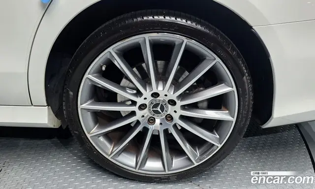 Mercedes-Benz E-Class 2022 2.0 автомат (гидро), миниатюра 7 Mercedes-Benz E-Class 2022 2.0 автомат (гидро), миниатюра 7