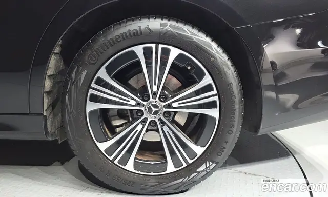Mercedes-Benz E-Class 2025 2.0 автомат (гидро), миниатюра 5 Mercedes-Benz E-Class 2025 2.0 автомат (гидро), миниатюра 5