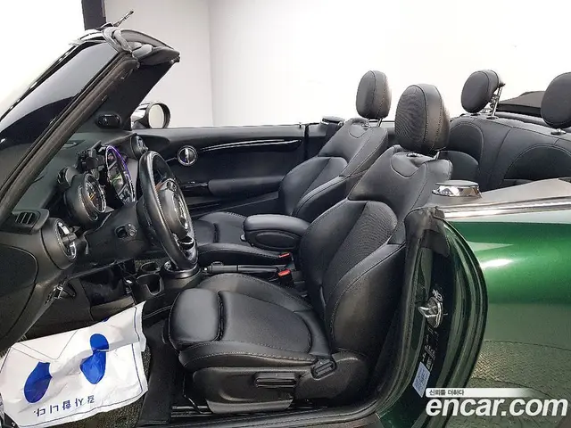 Mini Cooper Convertible 2018 1.5 автомат (гидро), миниатюра 8 Mini Cooper Convertible 2018 1.5 автомат (гидро), миниатюра 8