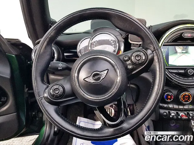 Mini Cooper Convertible 2018 1.5 автомат (гидро), миниатюра 10 Mini Cooper Convertible 2018 1.5 автомат (гидро), миниатюра 10