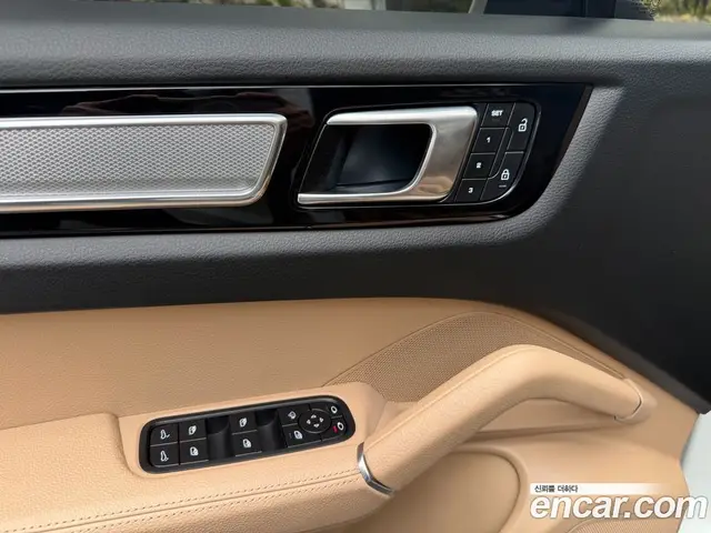 Porsche Cayenne 2023 3.0 автомат (гидро), миниатюра 12