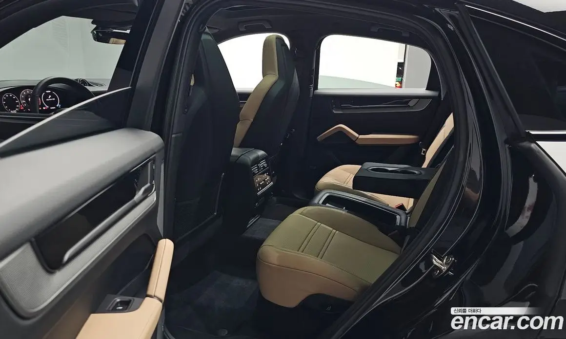 Porsche Cayenne 2025 3.0 автомат (гидро), фото 17 Porsche Cayenne 2025 3.0 автомат (гидро), фото 17