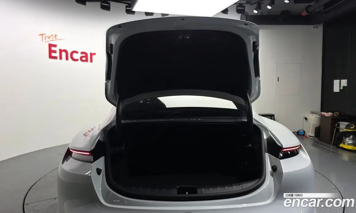 Porsche Taycan 2022 0.1 автомат (гидро), фото 33 Porsche Taycan 2022 0.1 автомат (гидро), фото 33
