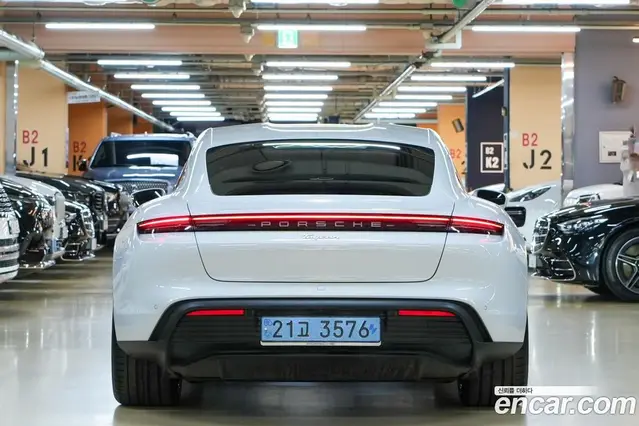Porsche Taycan 2022 0.1 автомат (гидро), миниатюра 4 Porsche Taycan 2022 0.1 автомат (гидро), миниатюра 4