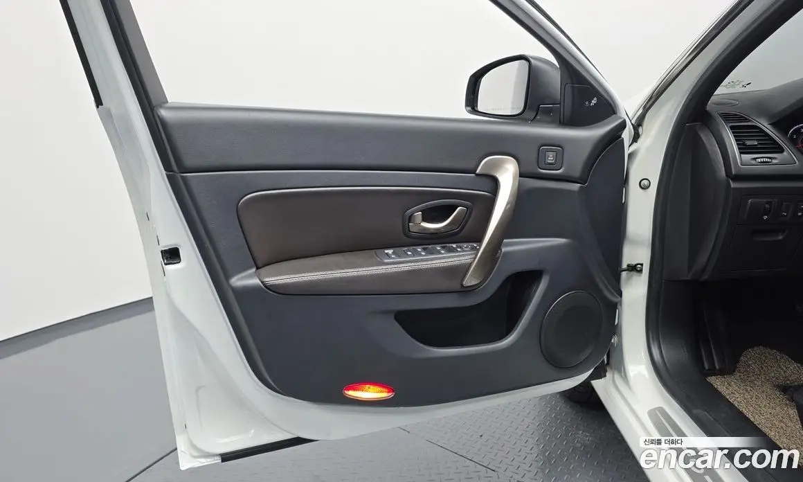 Renault (Samsung) SM5 2014 2.0 автомат (гидро), фото 14 Renault (Samsung) SM5 2014 2.0 автомат (гидро), фото 14
