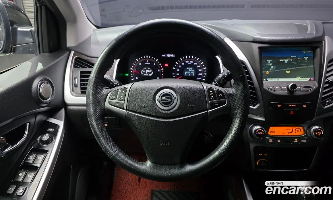SsangYong Korando 2014 2.0 автомат (гидро), фото 18