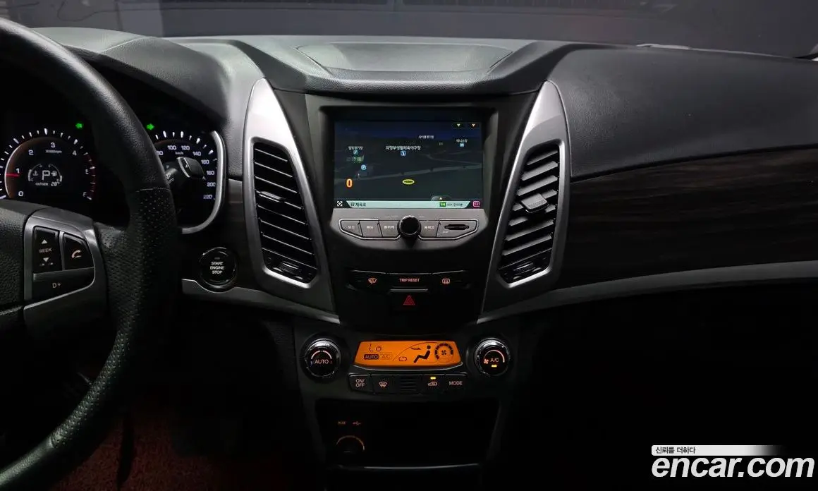 SsangYong Korando 2014 2.0 автомат (гидро), фото 19