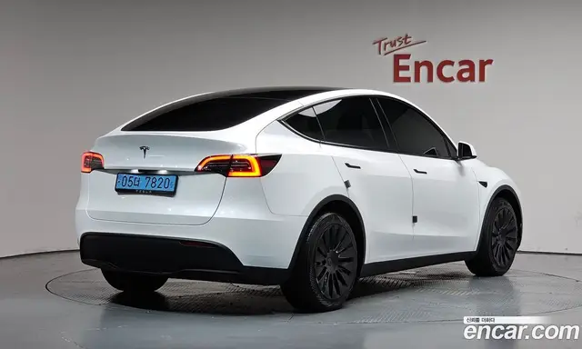 Tesla Model Y 2024 0.2 автомат (гидро), миниатюра 1 Tesla Model Y 2024 0.2 автомат (гидро), миниатюра 1