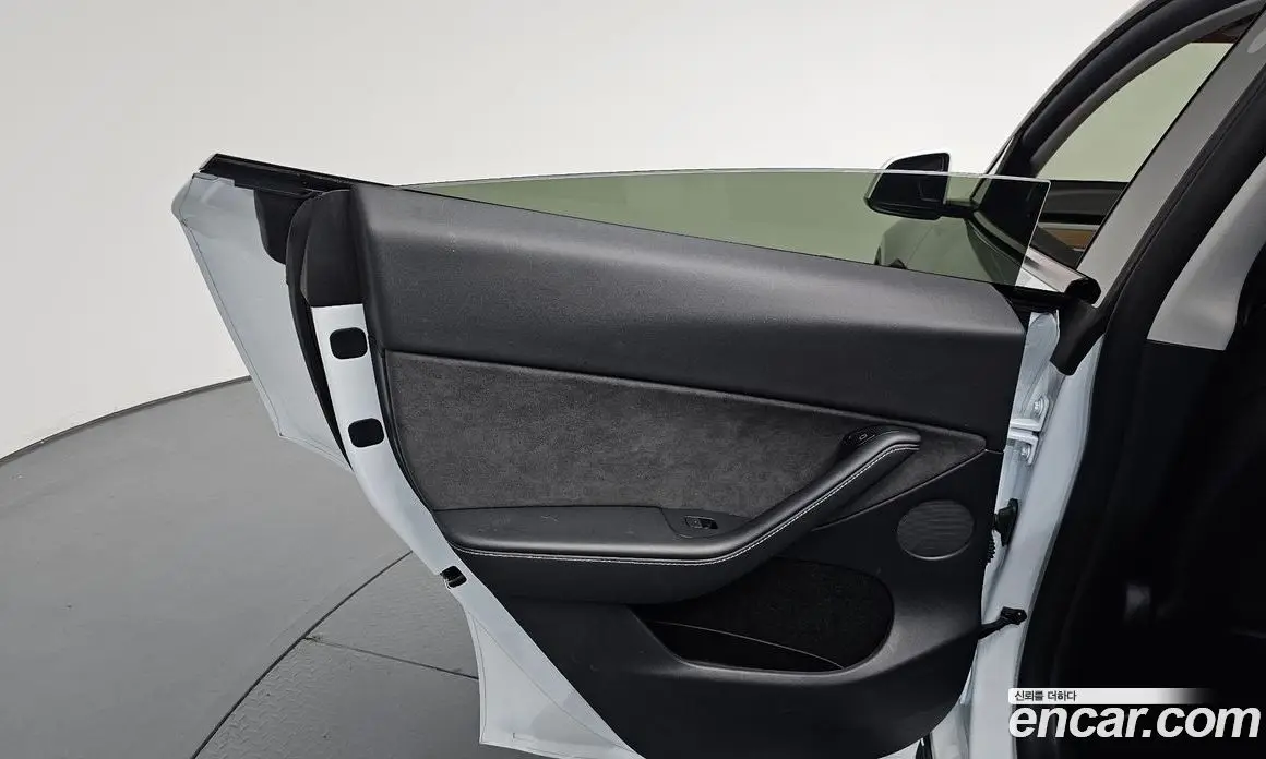 Tesla Model Y 2024 0.2 автомат (гидро), фото 14 Tesla Model Y 2024 0.2 автомат (гидро), фото 14