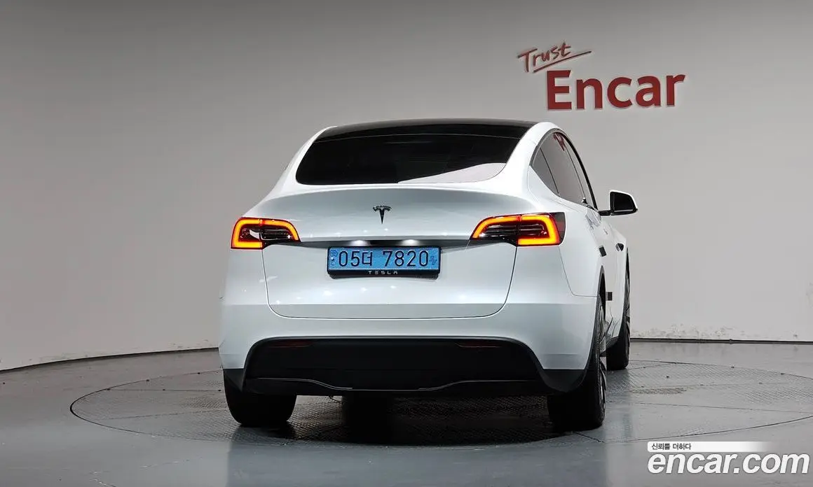 Tesla Model Y 2024 0.2 автомат (гидро), фото 3 Tesla Model Y 2024 0.2 автомат (гидро), фото 3