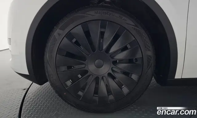 Tesla Model Y 2024 0.2 автомат (гидро), миниатюра 4 Tesla Model Y 2024 0.2 автомат (гидро), миниатюра 4