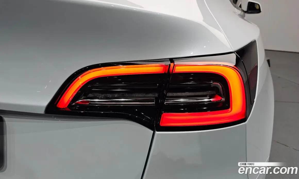 Tesla Model Y 2024 0.2 автомат (гидро), фото 8 Tesla Model Y 2024 0.2 автомат (гидро), фото 8