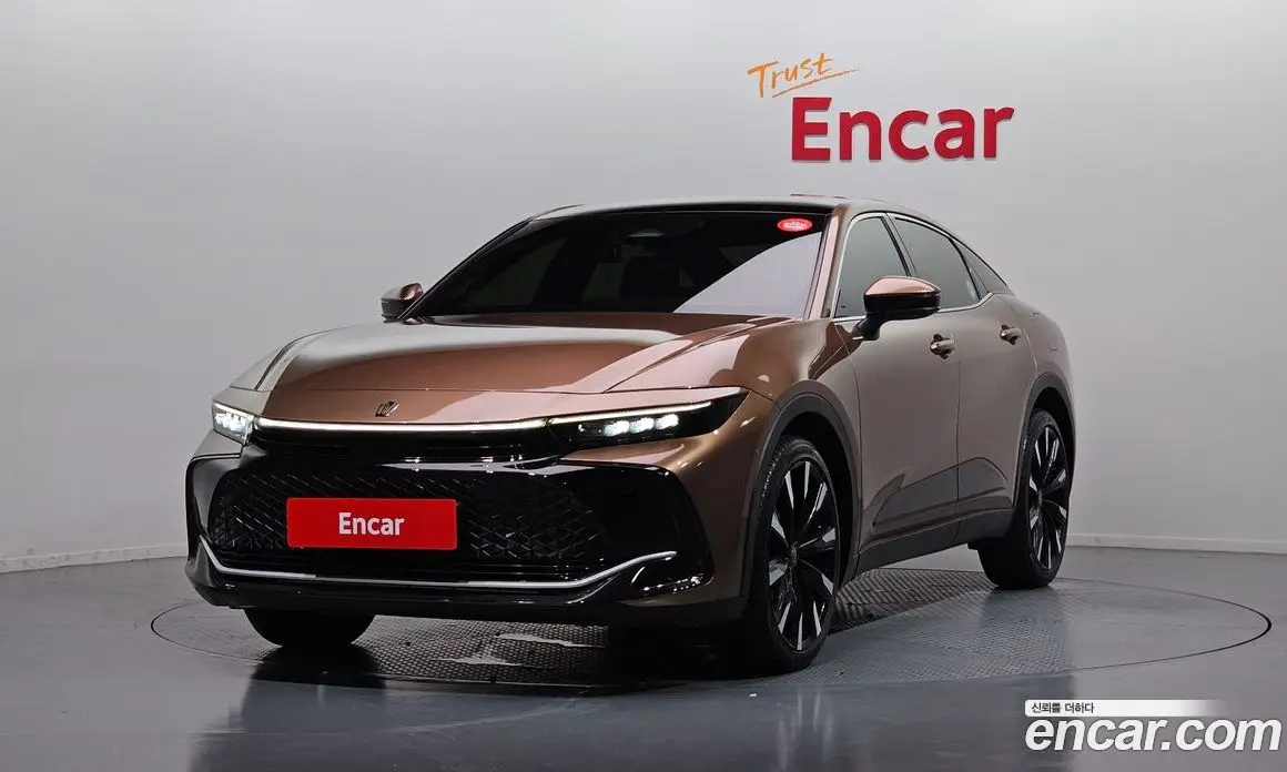 Toyota Crown 2023 2.4 автомат (гидро), фото 1 Toyota Crown 2023 2.4 автомат (гидро), фото 1