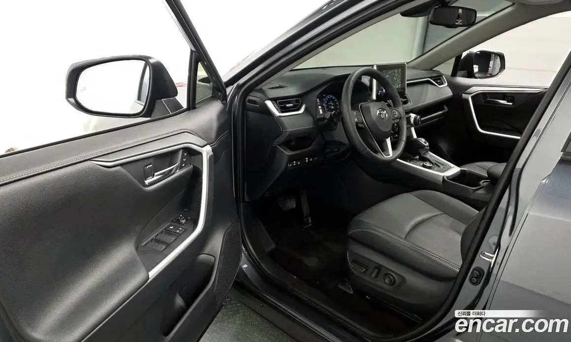 Toyota RAV4 2024 2.5 автомат (гидро), фото 10 Toyota RAV4 2024 2.5 автомат (гидро), фото 10
