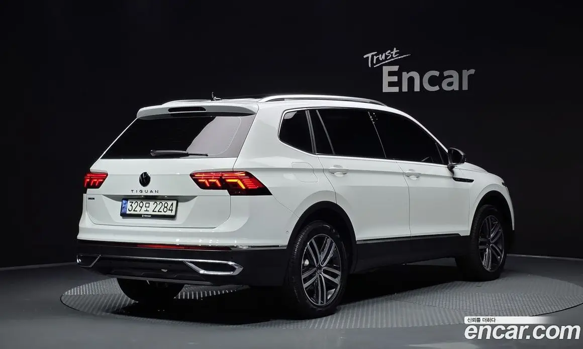 Volkswagen Tiguan 2023 2.0 автомат (гидро), фото 2 Volkswagen Tiguan 2023 2.0 автомат (гидро), фото 2