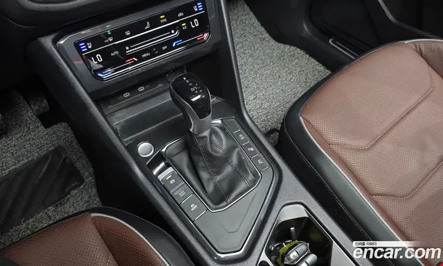 Volkswagen Tiguan 2023 2.0 автомат (гидро), миниатюра 12