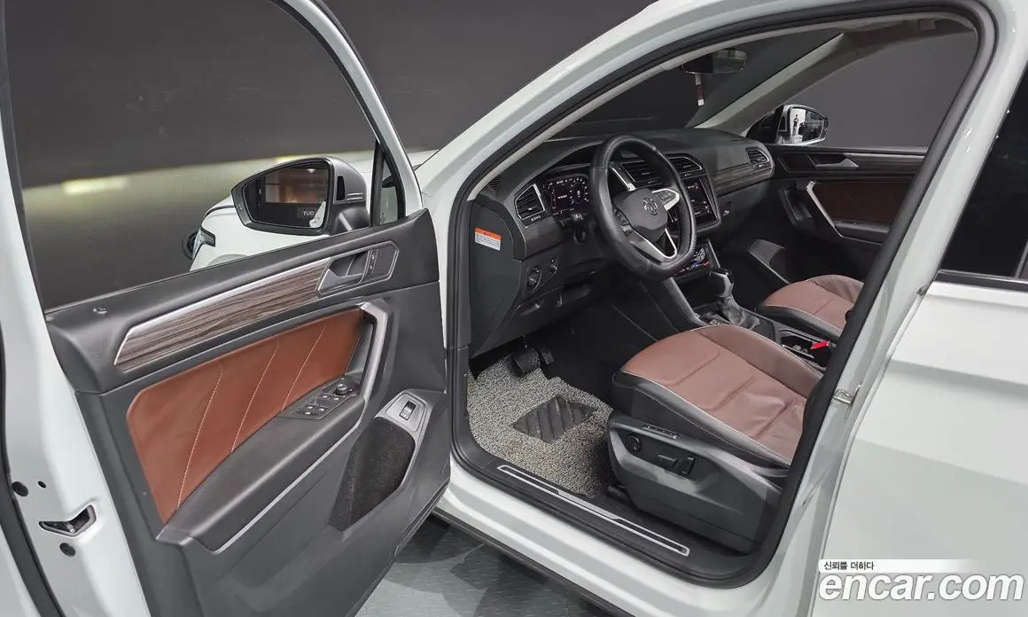 Volkswagen Tiguan 2023 2.0 автомат (гидро), фото 13 Volkswagen Tiguan 2023 2.0 автомат (гидро), фото 13