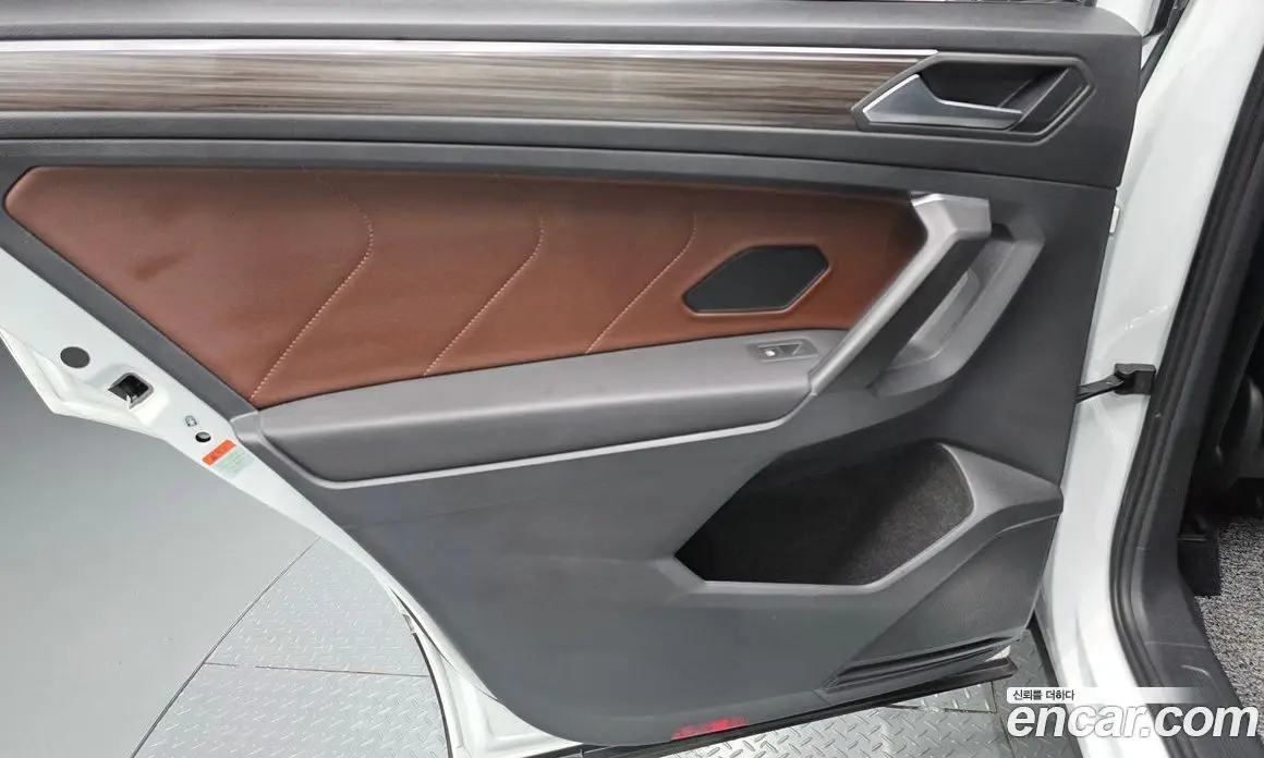Volkswagen Tiguan 2023 2.0 автомат (гидро), фото 15 Volkswagen Tiguan 2023 2.0 автомат (гидро), фото 15
