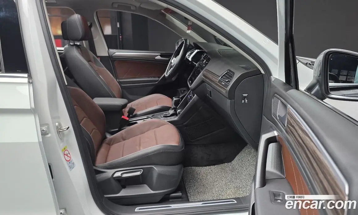 Volkswagen Tiguan 2023 2.0 автомат (гидро), фото 17 Volkswagen Tiguan 2023 2.0 автомат (гидро), фото 17