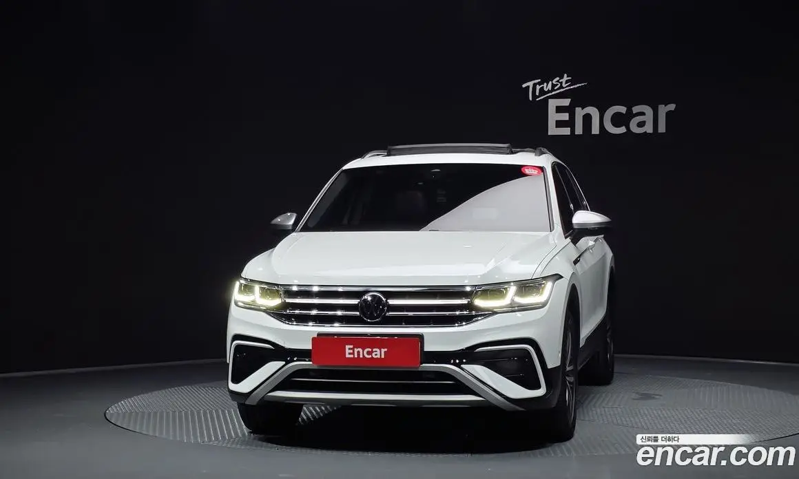 Volkswagen Tiguan 2023 2.0 автомат (гидро), фото 3 Volkswagen Tiguan 2023 2.0 автомат (гидро), фото 3
