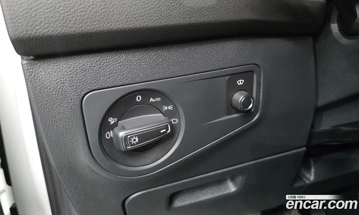 Volkswagen Tiguan 2023 2.0 автомат (гидро), фото 23 Volkswagen Tiguan 2023 2.0 автомат (гидро), фото 23