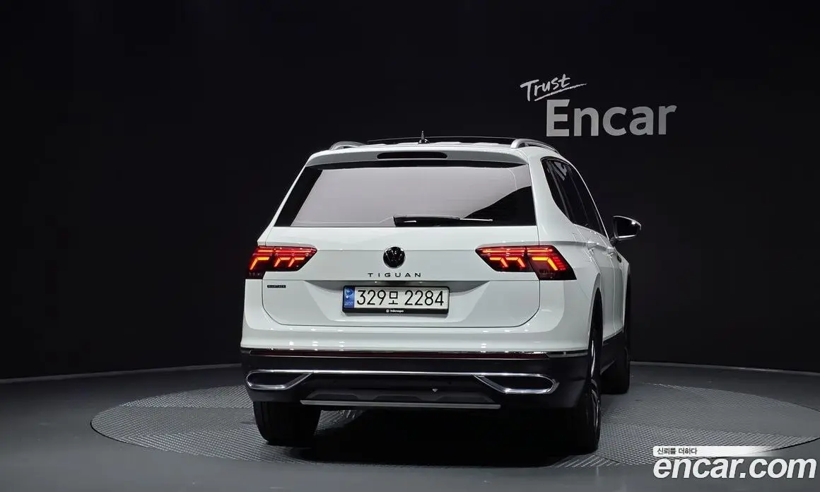 Volkswagen Tiguan 2023 2.0 автомат (гидро), фото 4 Volkswagen Tiguan 2023 2.0 автомат (гидро), фото 4