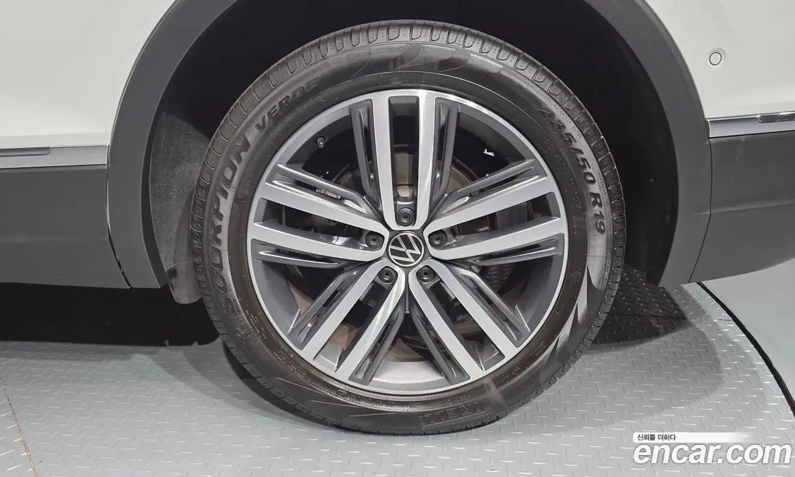 Volkswagen Tiguan 2023 2.0 автомат (гидро), фото 7 Volkswagen Tiguan 2023 2.0 автомат (гидро), фото 7