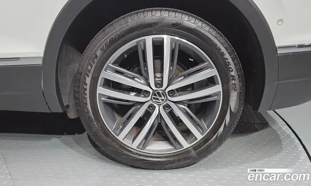 Volkswagen Tiguan 2023 2.0 автомат (гидро), миниатюра 7 Volkswagen Tiguan 2023 2.0 автомат (гидро), миниатюра 7