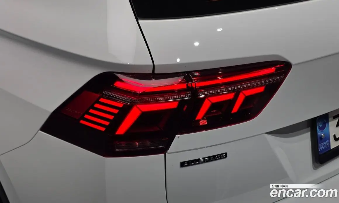 Volkswagen Tiguan 2023 2.0 автомат (гидро), фото 9 Volkswagen Tiguan 2023 2.0 автомат (гидро), фото 9