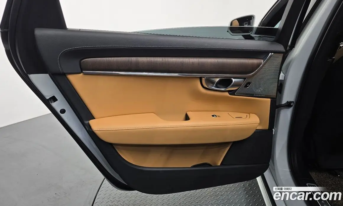 Volvo S90 2024 2.0 автомат (гидро), фото 15 Volvo S90 2024 2.0 автомат (гидро), фото 15