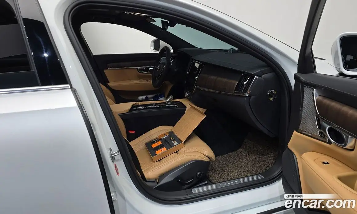 Volvo S90 2024 2.0 автомат (гидро), фото 16 Volvo S90 2024 2.0 автомат (гидро), фото 16