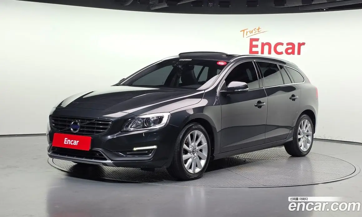 Volvo V60 2015 1.6 автомат (гидро), фото 1 Volvo V60 2015 1.6 автомат (гидро), фото 1