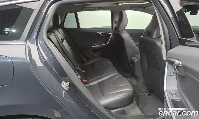 Volvo V60 2015 1.6 автомат (гидро), миниатюра 11 Volvo V60 2015 1.6 автомат (гидро), миниатюра 11