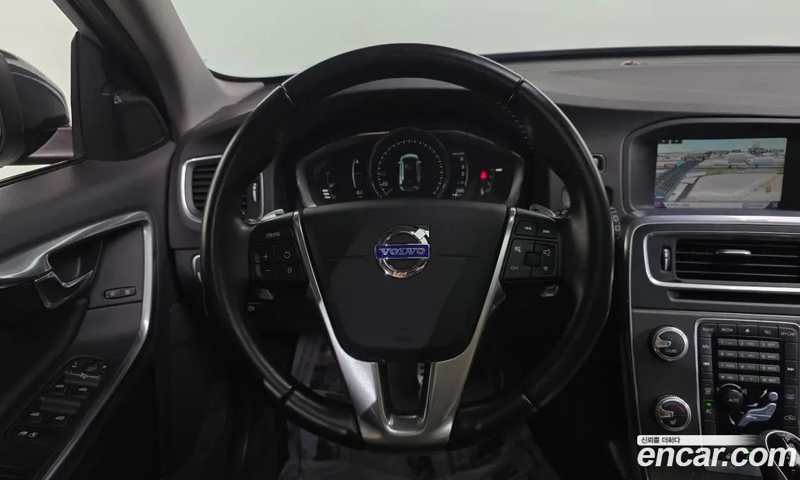 Volvo V60 2015 1.6 автомат (гидро), фото 13 Volvo V60 2015 1.6 автомат (гидро), фото 13