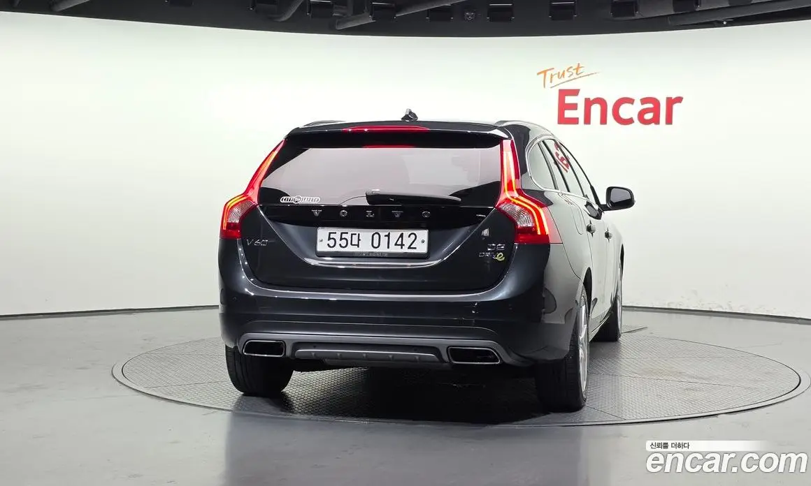 Volvo V60 2015 1.6 автомат (гидро), фото 4 Volvo V60 2015 1.6 автомат (гидро), фото 4